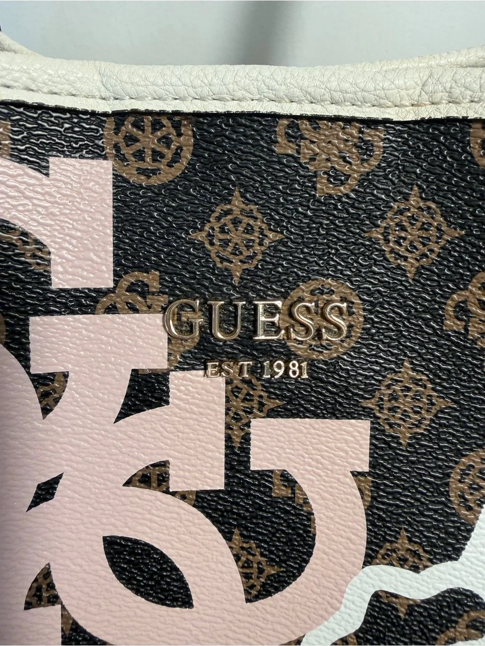 GUESS White-Trim Brown Logo Tote Pink Accent graphics leopard lining w pouch
